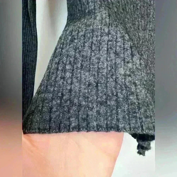Babaton Aritzia Womens Grey Ribbed Capsule Wardrobe Wool Timeless Turtleneck XS - Picture 7 of 11